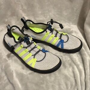 Lightweight Women's Athletic Sneakers in Gray with Neon Yellow Accents